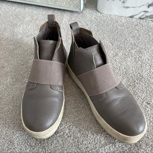 JSLIDE Slip on Platform Sneaker - Size 7